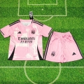 Maillot de football enfant Real Madrid édition-spéciale 2025-2026 rose