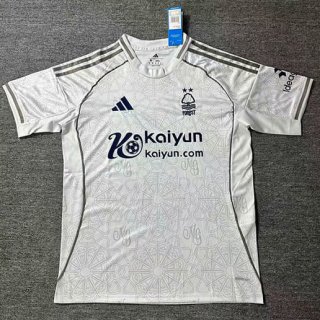 Maillot Nottingham Forest extérieur 2025-2026 blanc