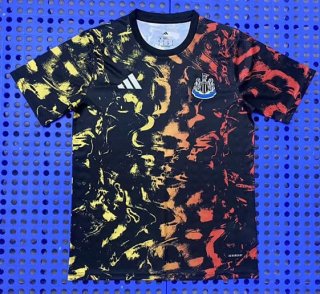 Maillot pré-match Newcastle 2025-26 noir jaune orange