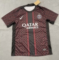 Maillot pré-match PSG 2025-26 rouge noir