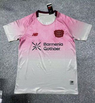 Maillot training Bayer 04 Leverkusen 2025-2026 rose blanc